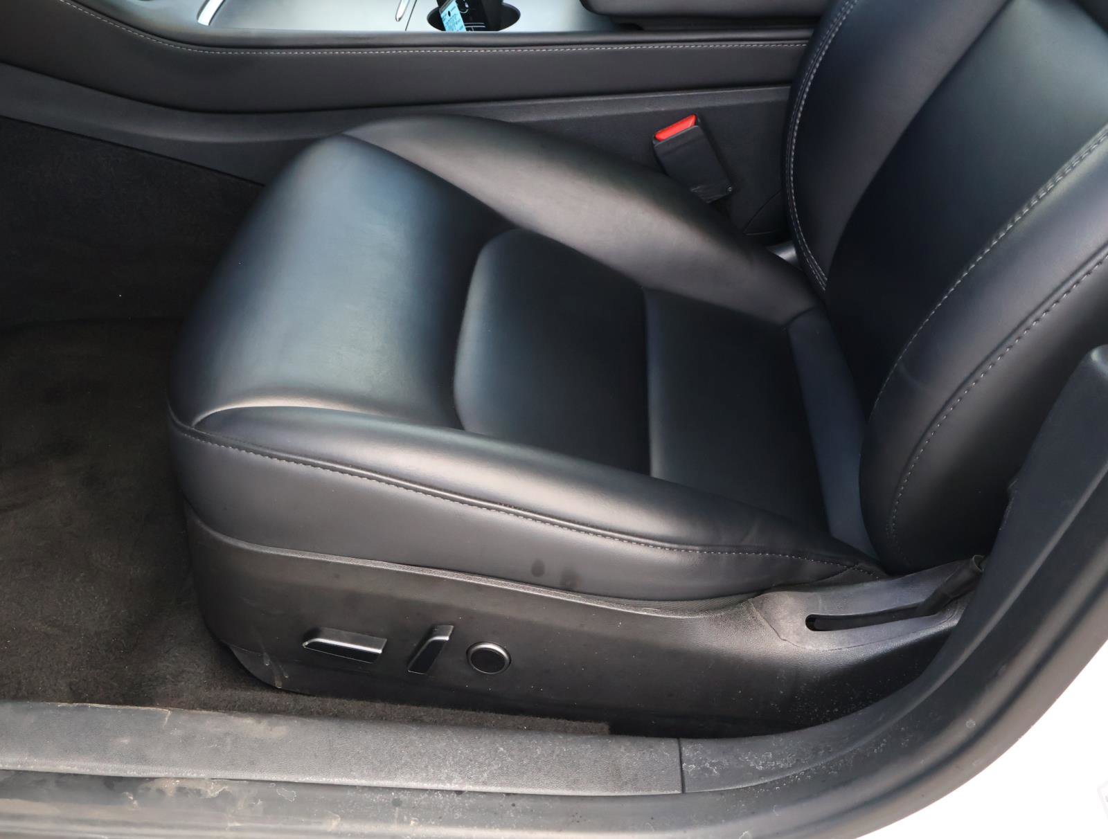 Used 2023 Tesla Model 3 Standard Range image 12