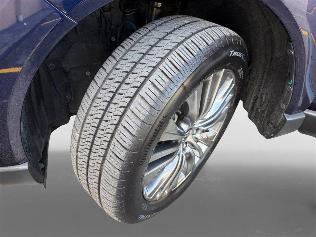 Used 2021 Toyota Venza XLE image 10