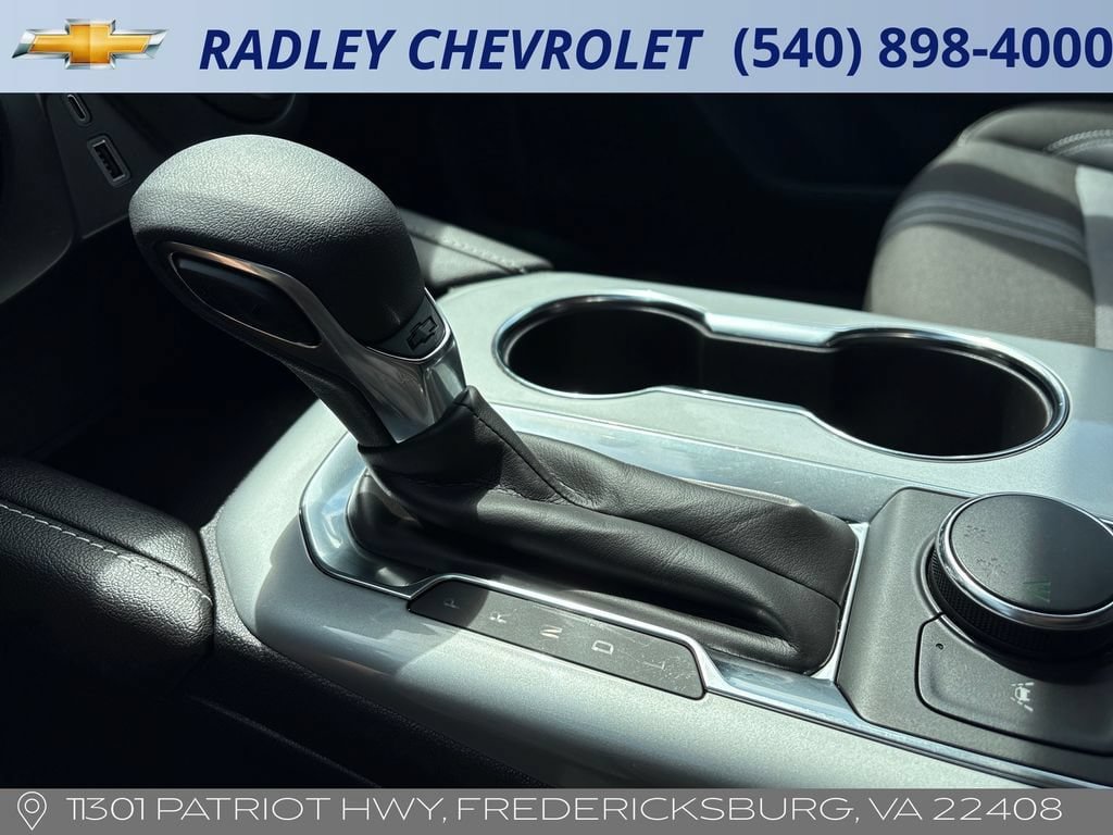 Certified 2025 Chevrolet Blazer LT FWD image 11