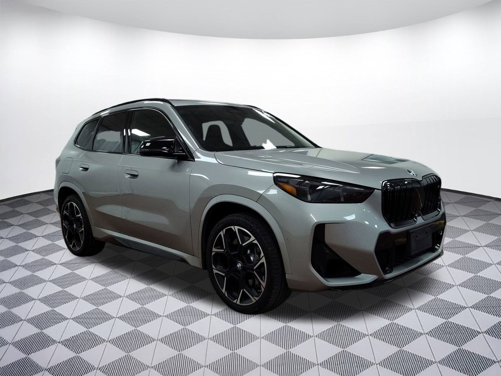 Certified 2025 BMW X1 M35i w/ Premium Package image 6
