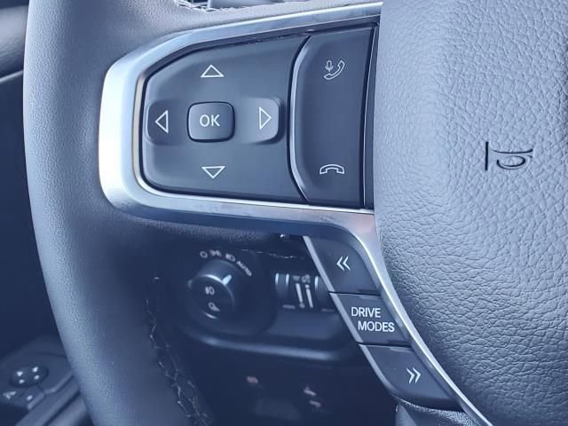 New 2026 RAM 1500 4x4 Crew Cab image 13