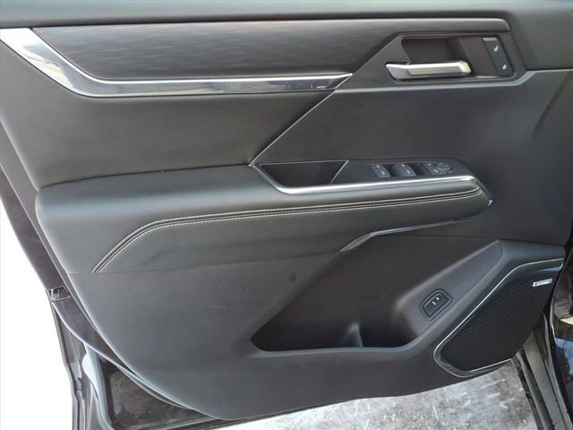 Used 2024 GMC Acadia Elevation image 13