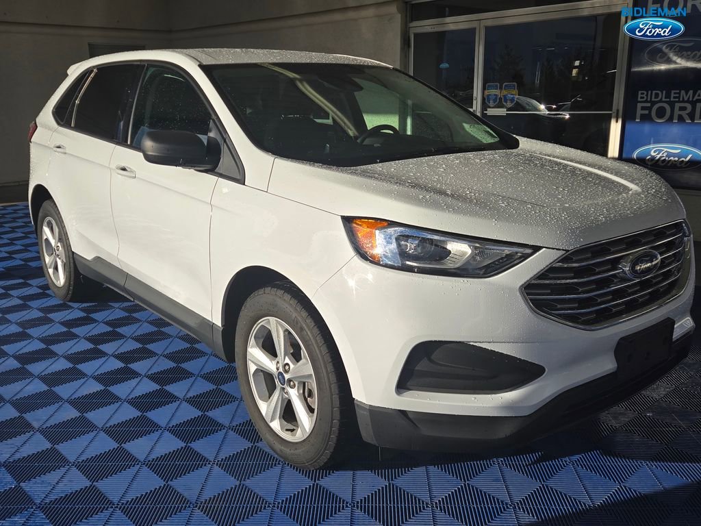 Used 2022 Ford Edge SE image 1