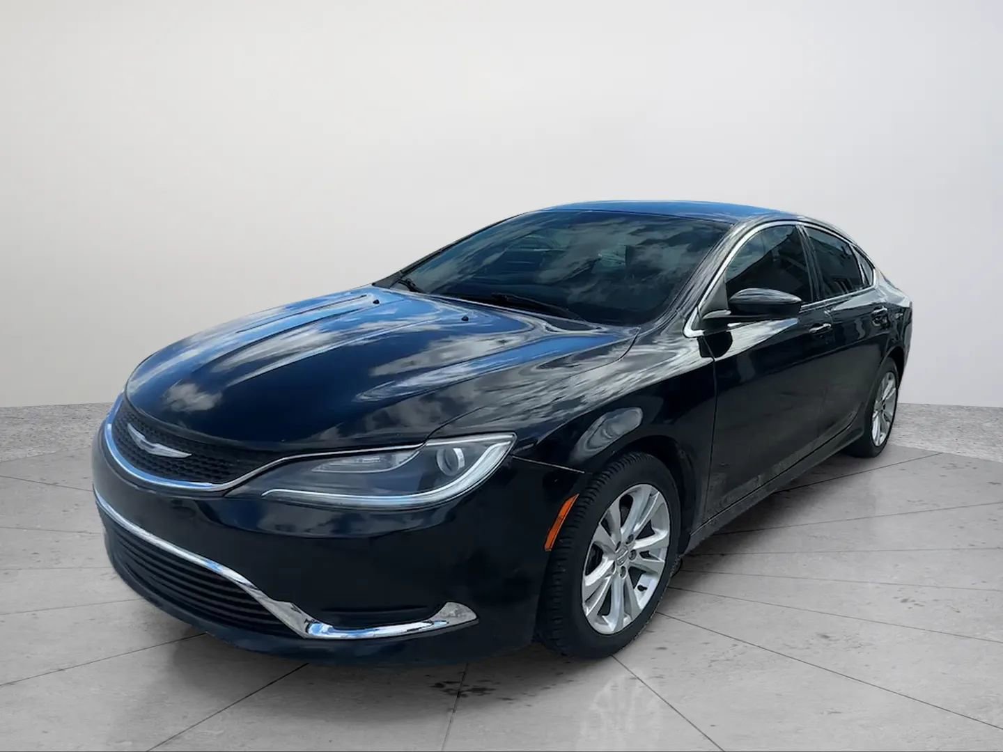 Used 2015 Chrysler 200 Limited w/ Convenience Group FWD image 1