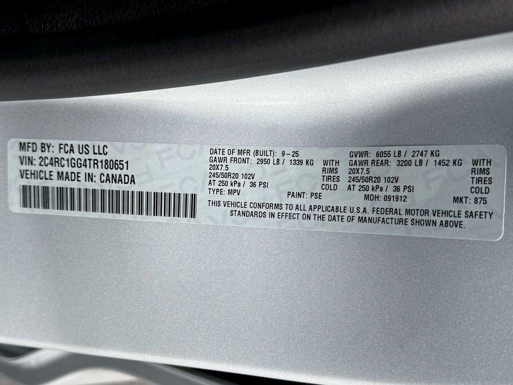 New 2026 Chrysler Pacifica Limited w/ Uconnect Theater Family Group image 39