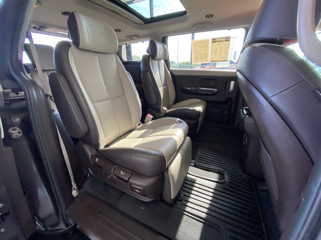 Used 2016 Kia Sedona SX Limited FWD image 30
