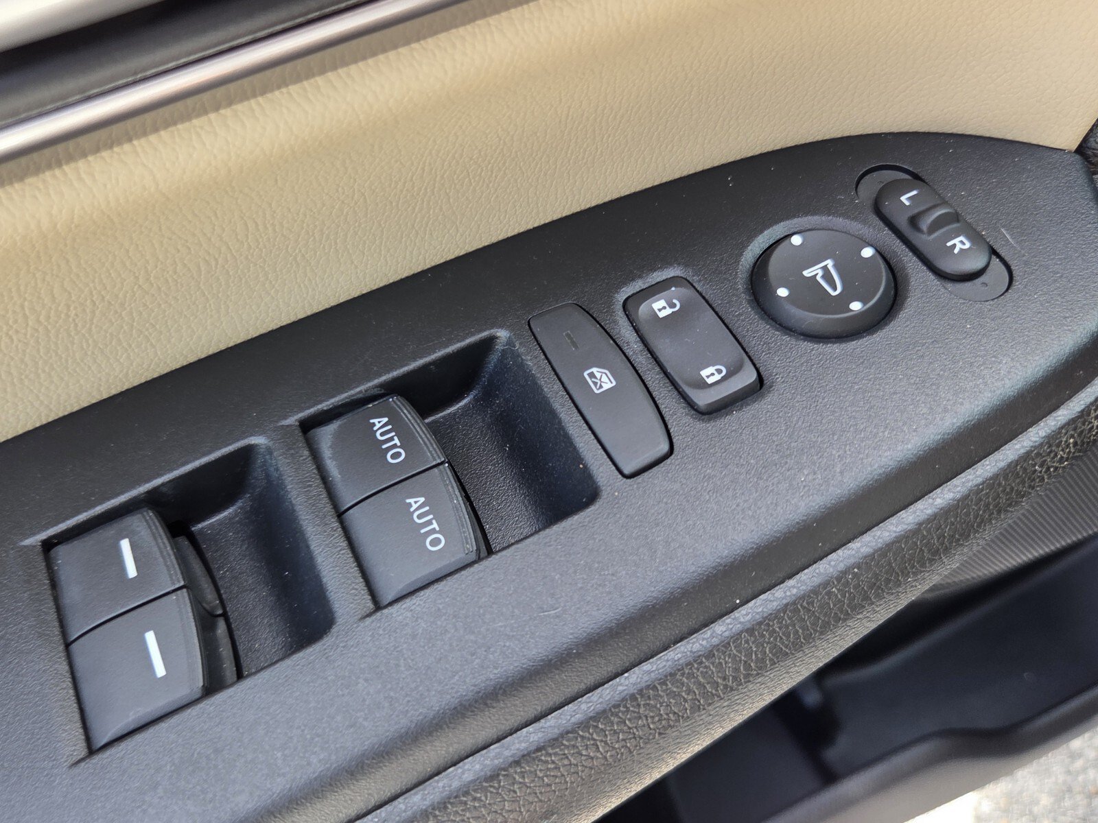 Used 2022 Honda CR-V Touring image 38