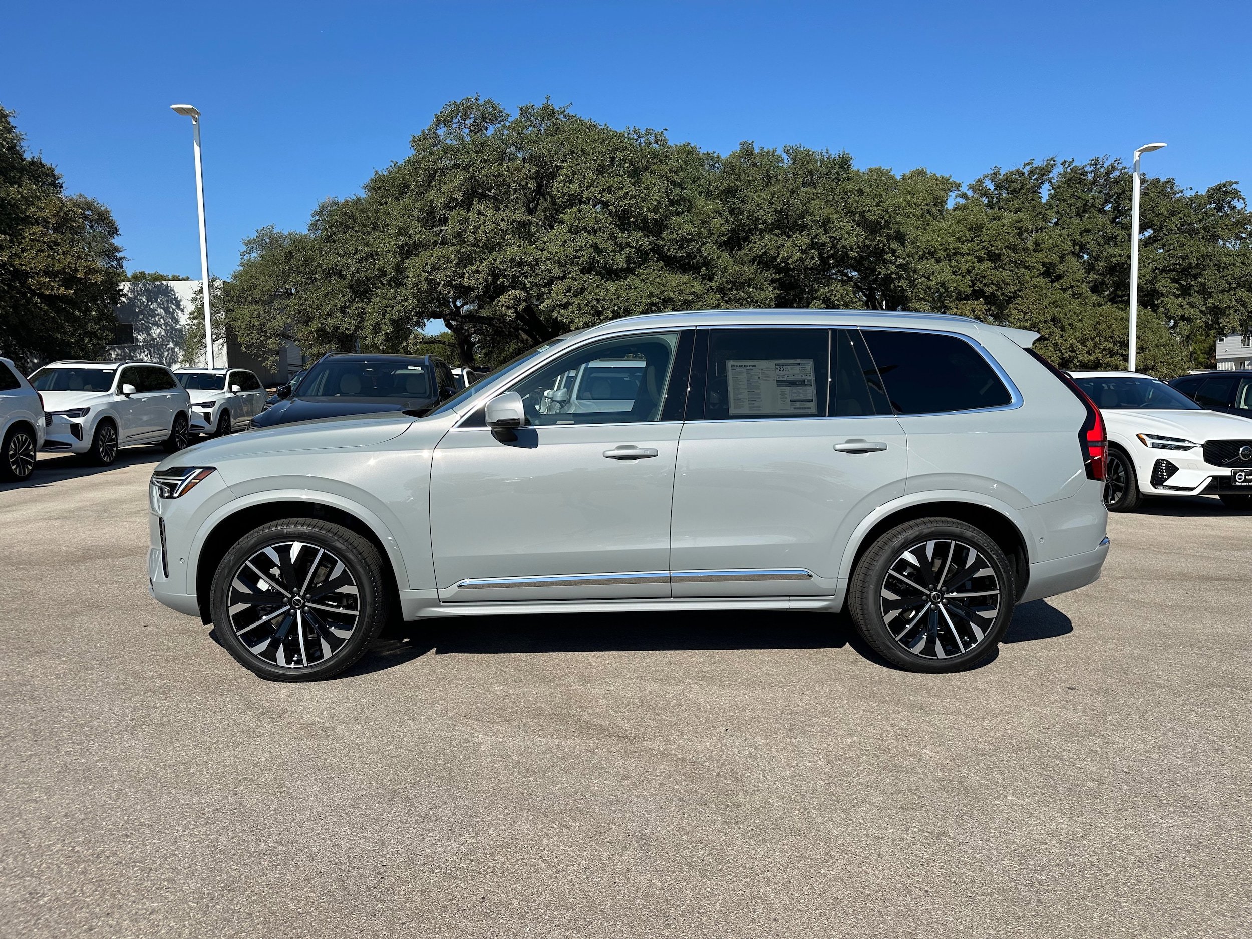 Used 2026 Volvo XC90 B6 Plus w/ Protection Package Premier AWD/4WD image 3