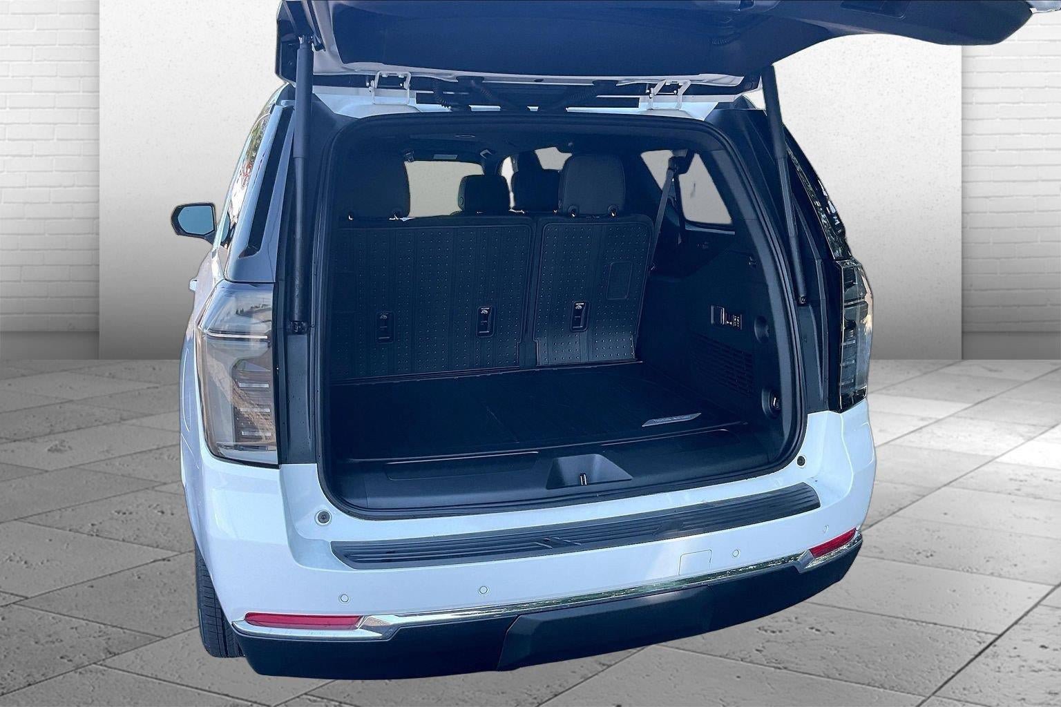 New 2026 Chevrolet Suburban LT AWD/4WD image 5