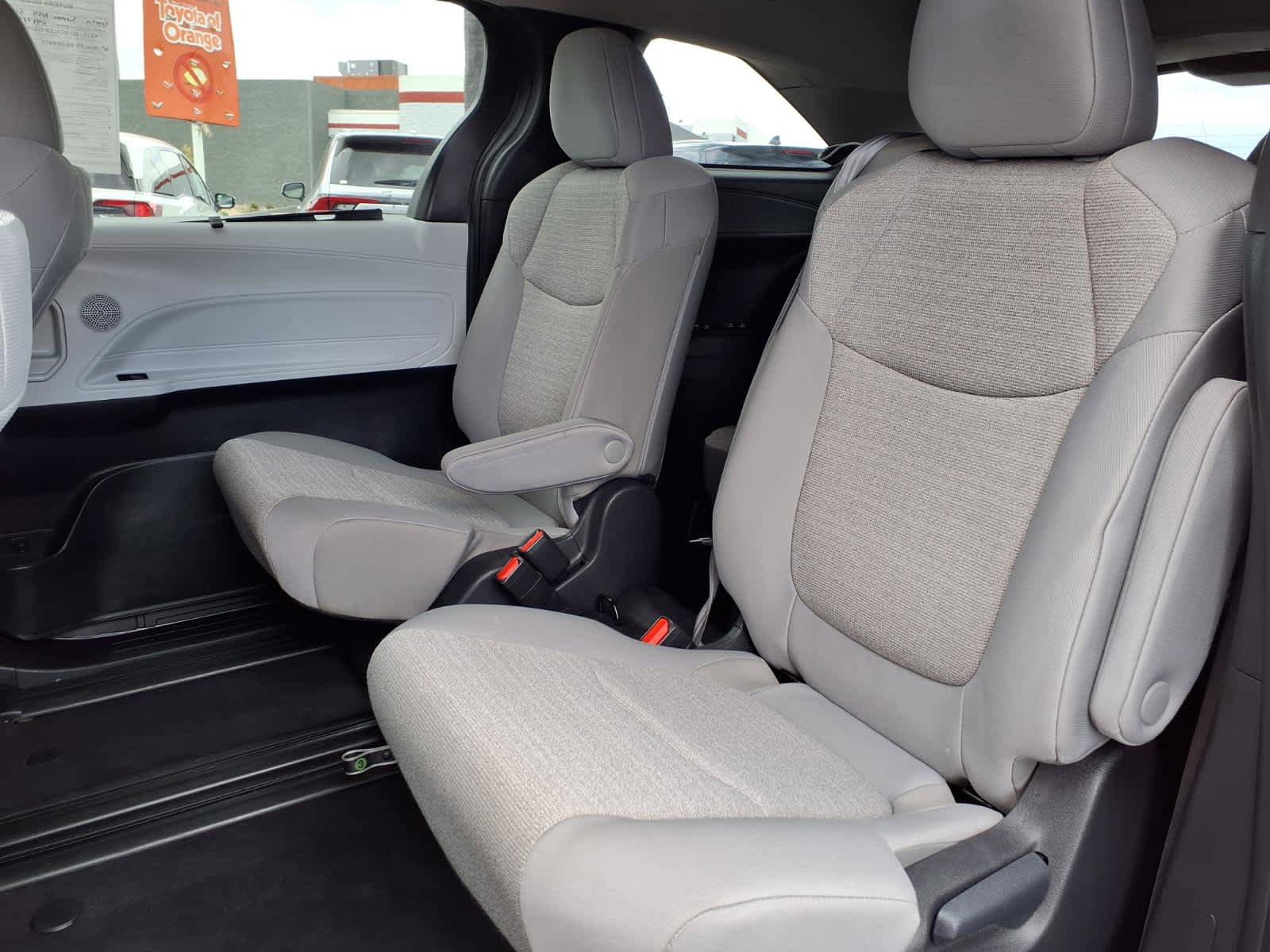 Certified 2025 Toyota Sienna LE FWD image 20
