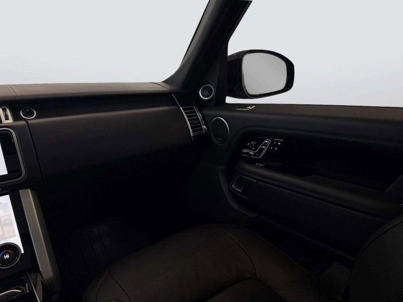 Used 2020 Land Rover Range Rover HSE image 23