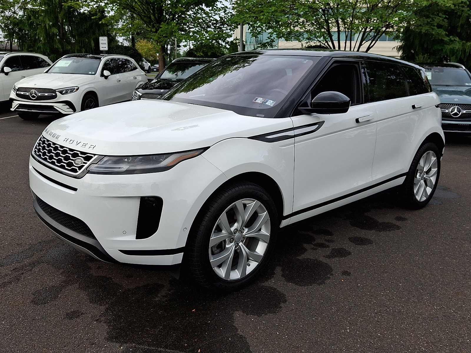Used 2020 Land Rover Range Rover Evoque SE AWD/4WD image 3