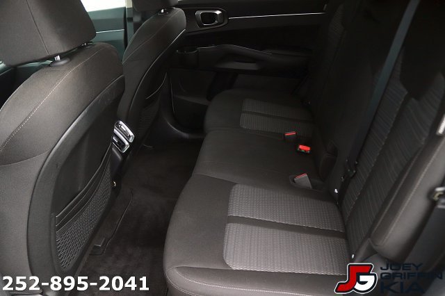 Certified 2026 Kia Sorento LX FWD image 15