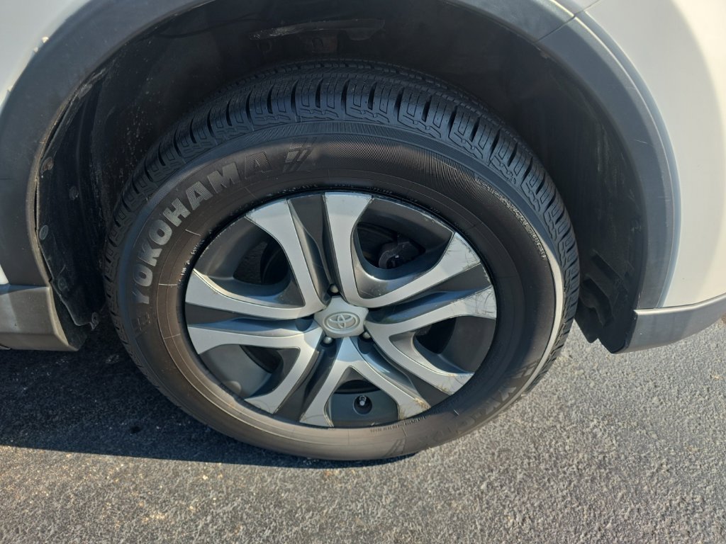 Used 2018 Toyota RAV4 LE w/ All Weather Liner Package FWD image 9