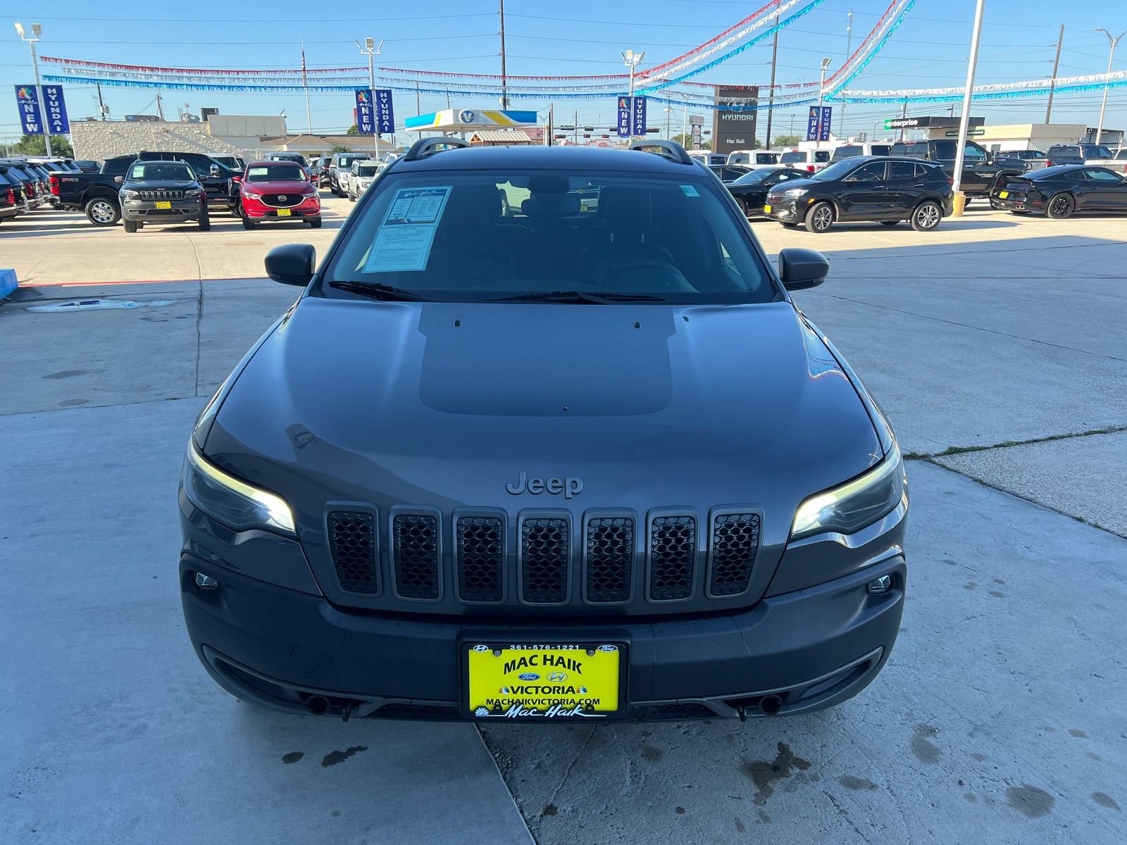 Used 2020 Jeep Cherokee Trailhawk AWD/4WD image 8