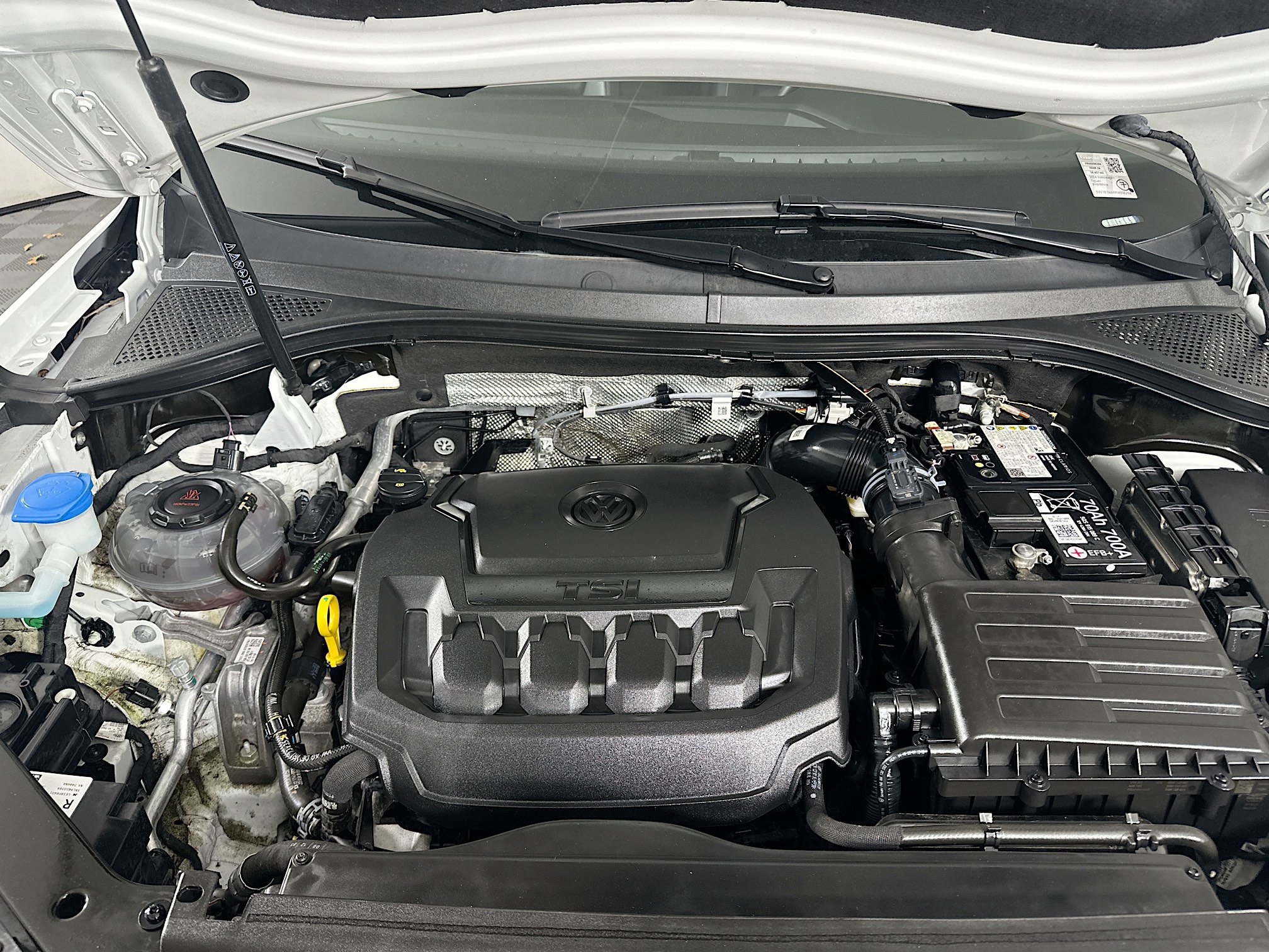 Used 2024 Volkswagen Tiguan SE image 33