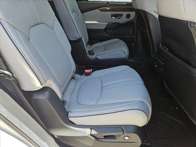Used 2025 Honda Pilot Elite image 21