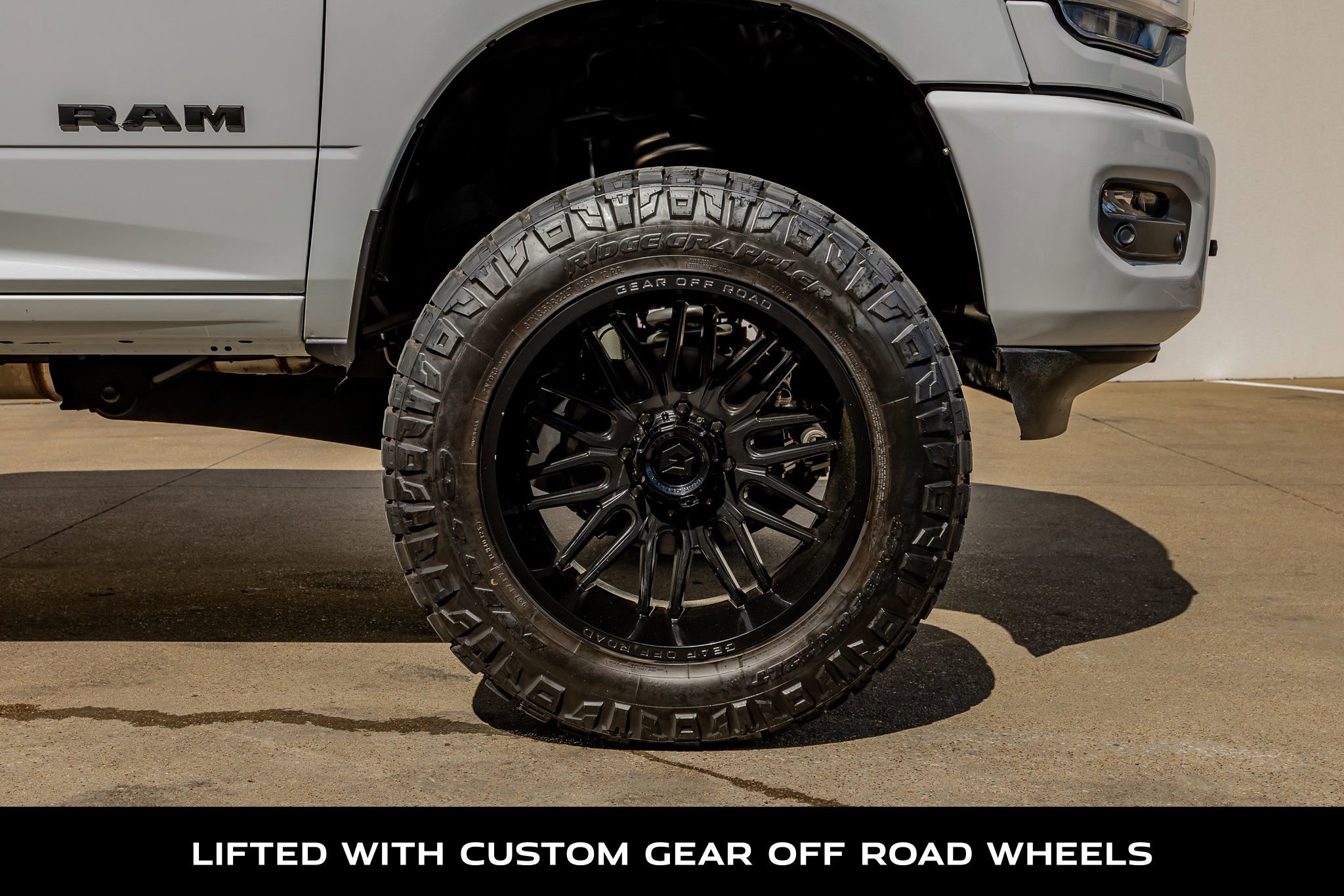 Used 2023 RAM 2500 Laramie AWD/4WD image 11