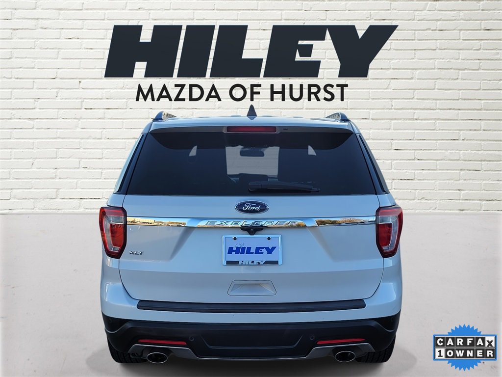 Used 2018 Ford Explorer XLT image 4