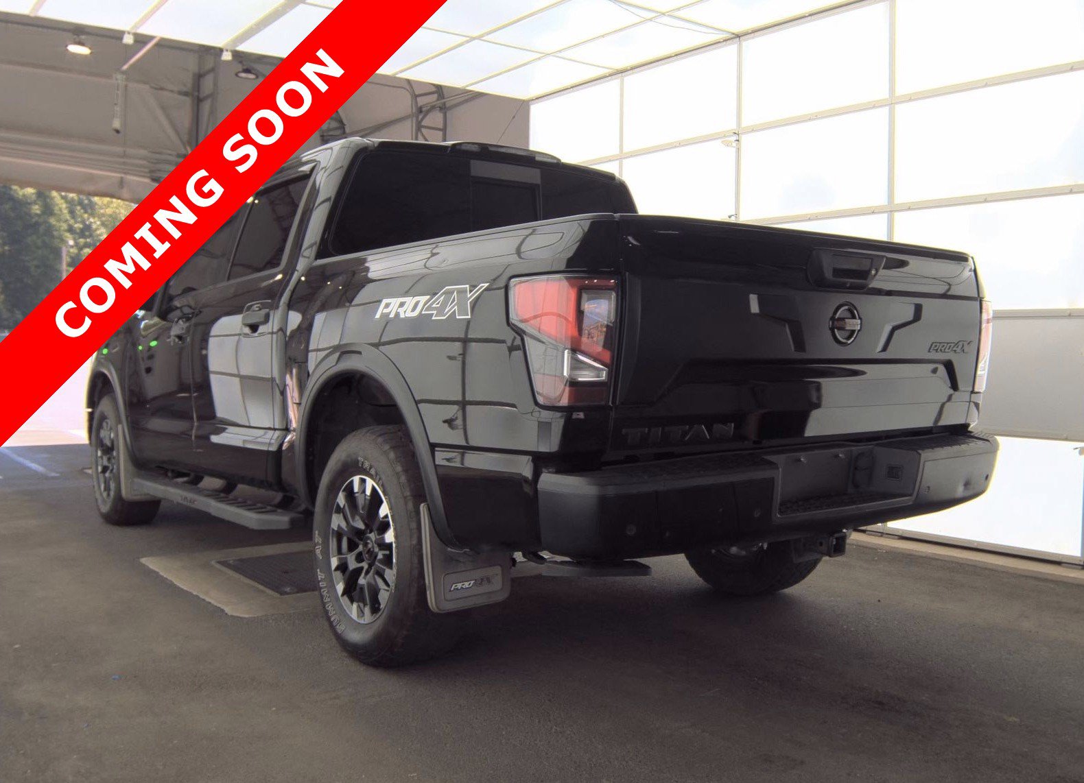 Used 2021 Nissan Titan PRO-4X w/ Pro-4x Convenience Package AWD/4WD image 5