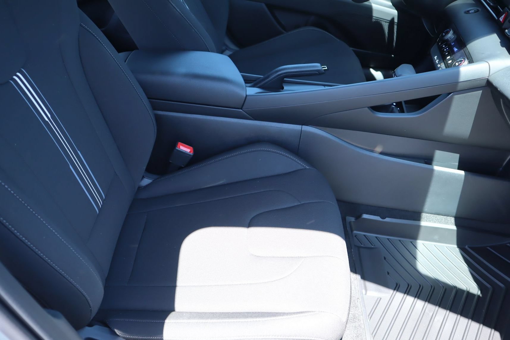 New 2026 Hyundai Elantra Sport FWD image 18
