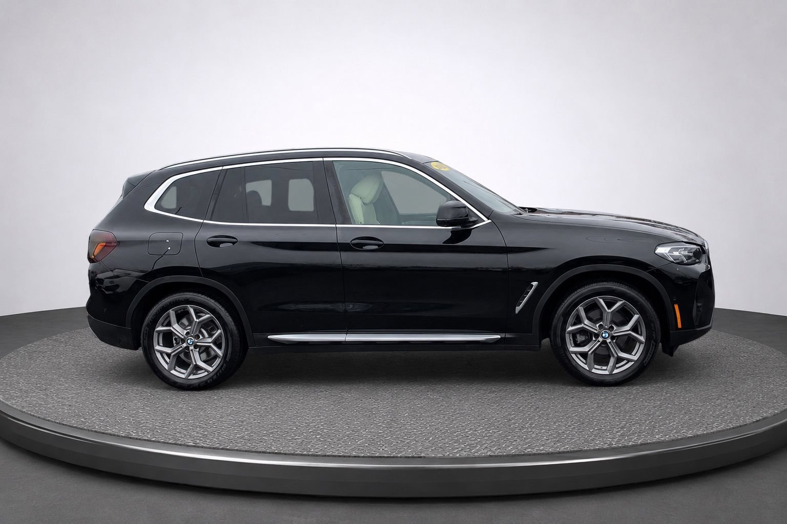 Used 2023 BMW X3 xDrive30i w/ Parking Assistance Package AWD/4WD image 15