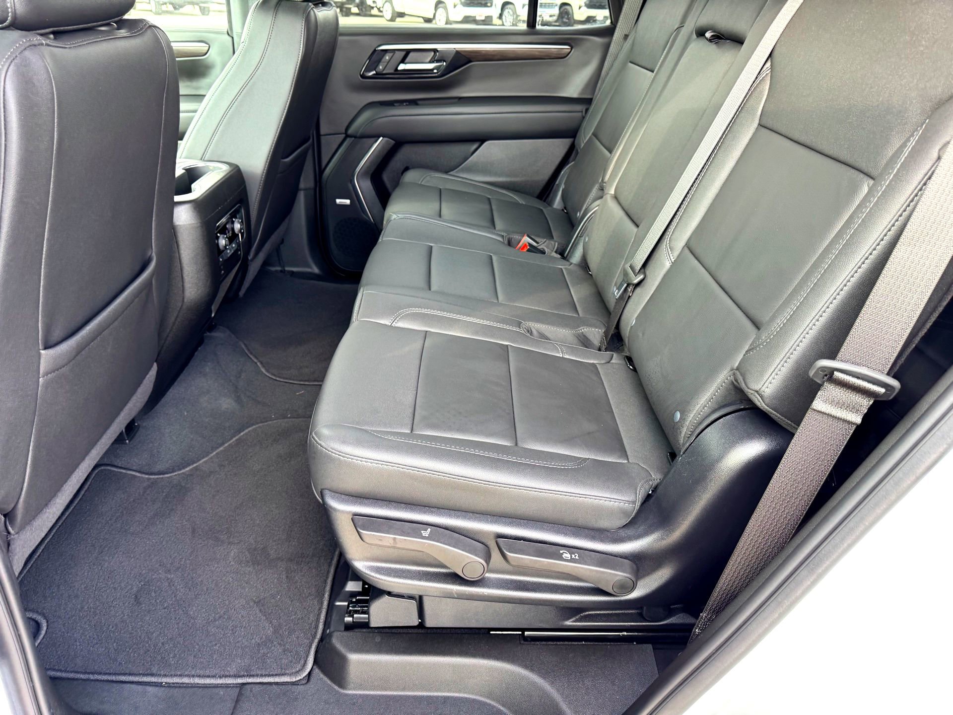 Used 2025 Chevrolet Tahoe LT w/ Comfort Package image 20