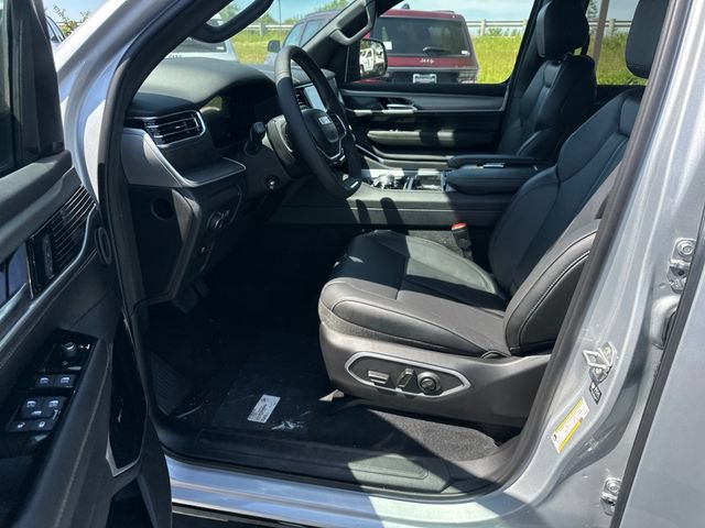 New 2026 Jeep Grand Wagoneer Limited AWD/4WD image 10