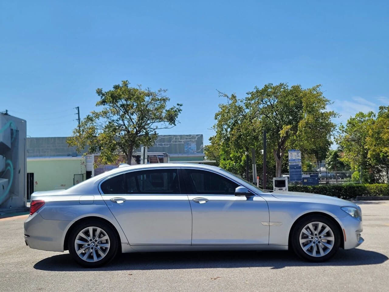 Used 2013 BMW 740Li image 6