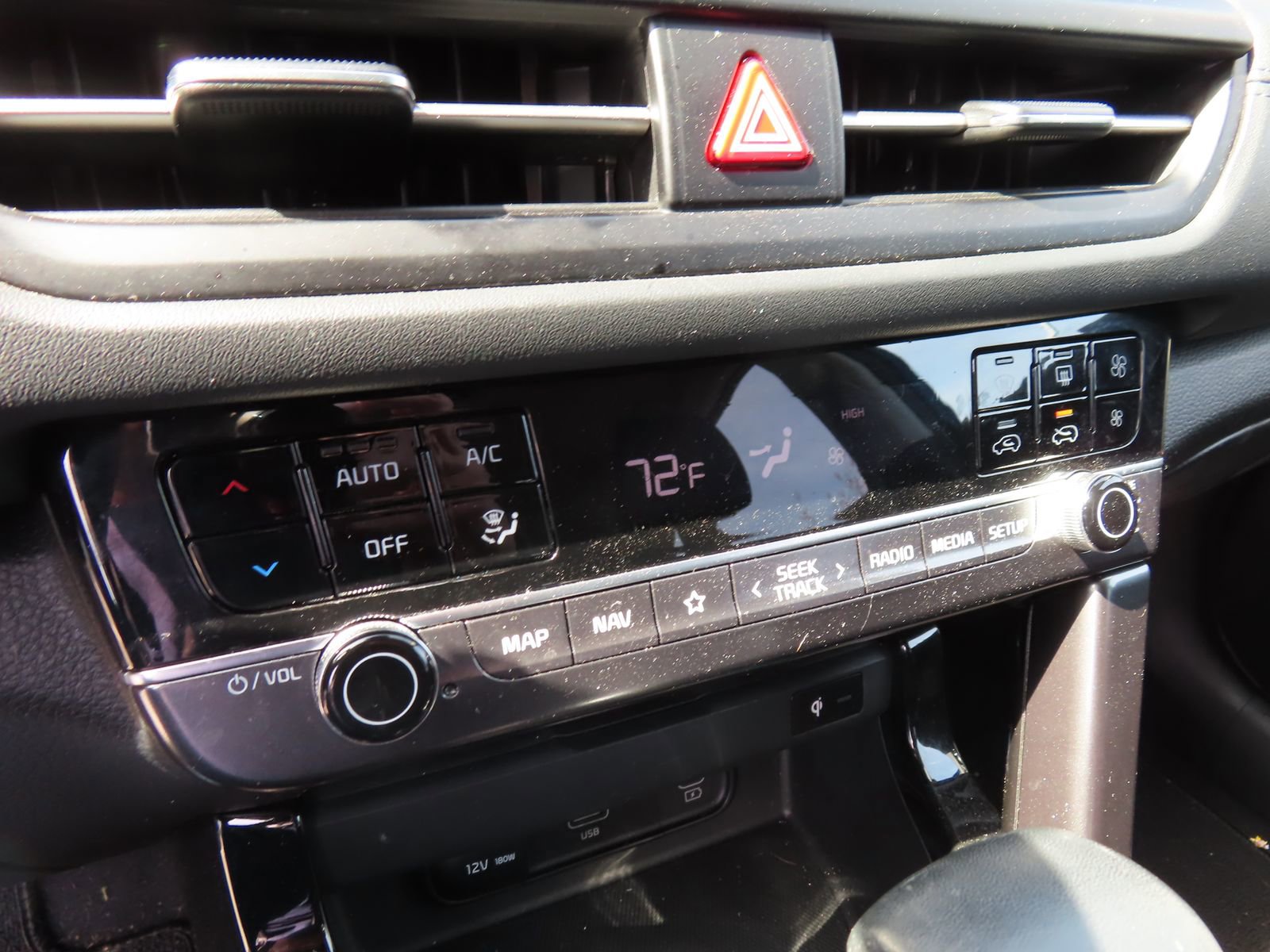 Used 2024 Kia Seltos EX image 25