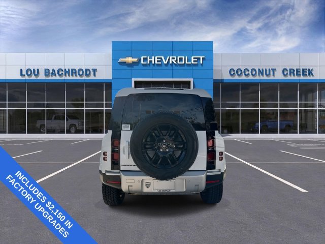 Used 2025 Land Rover Defender 110 S AWD/4WD image 7