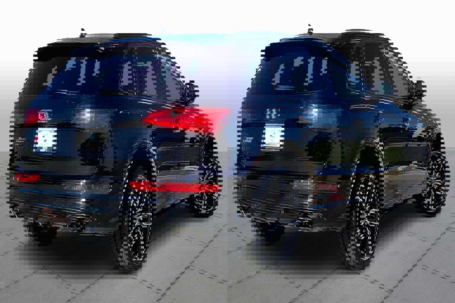 Used 2017 Audi SQ5 Premium Plus w/ Technology Package image 12