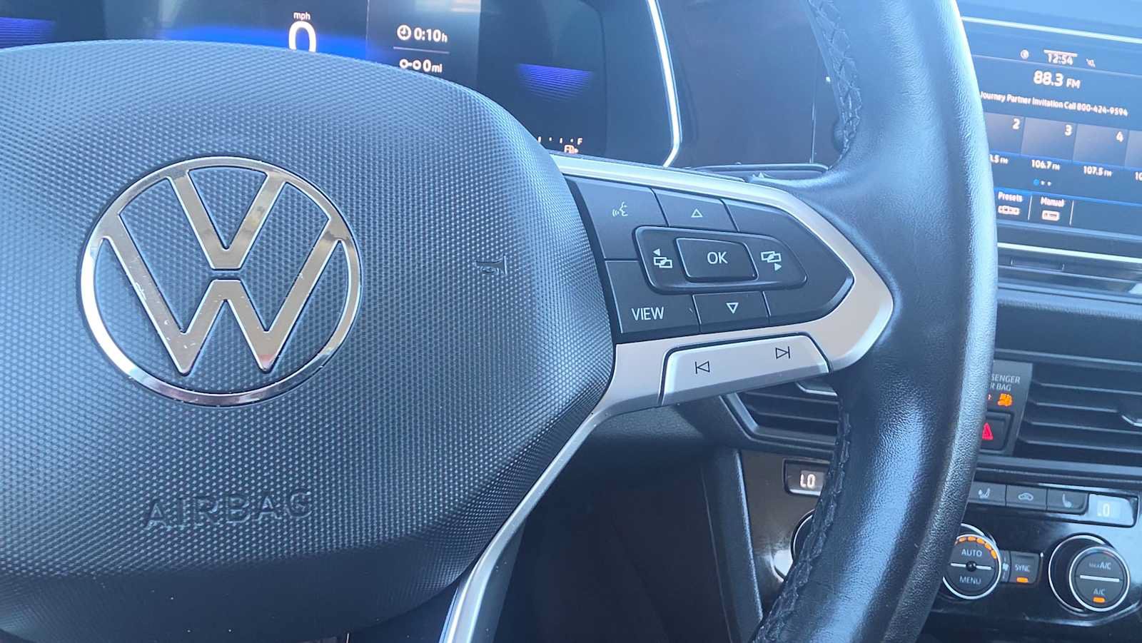 Used 2023 Volkswagen Jetta SE FWD image 18