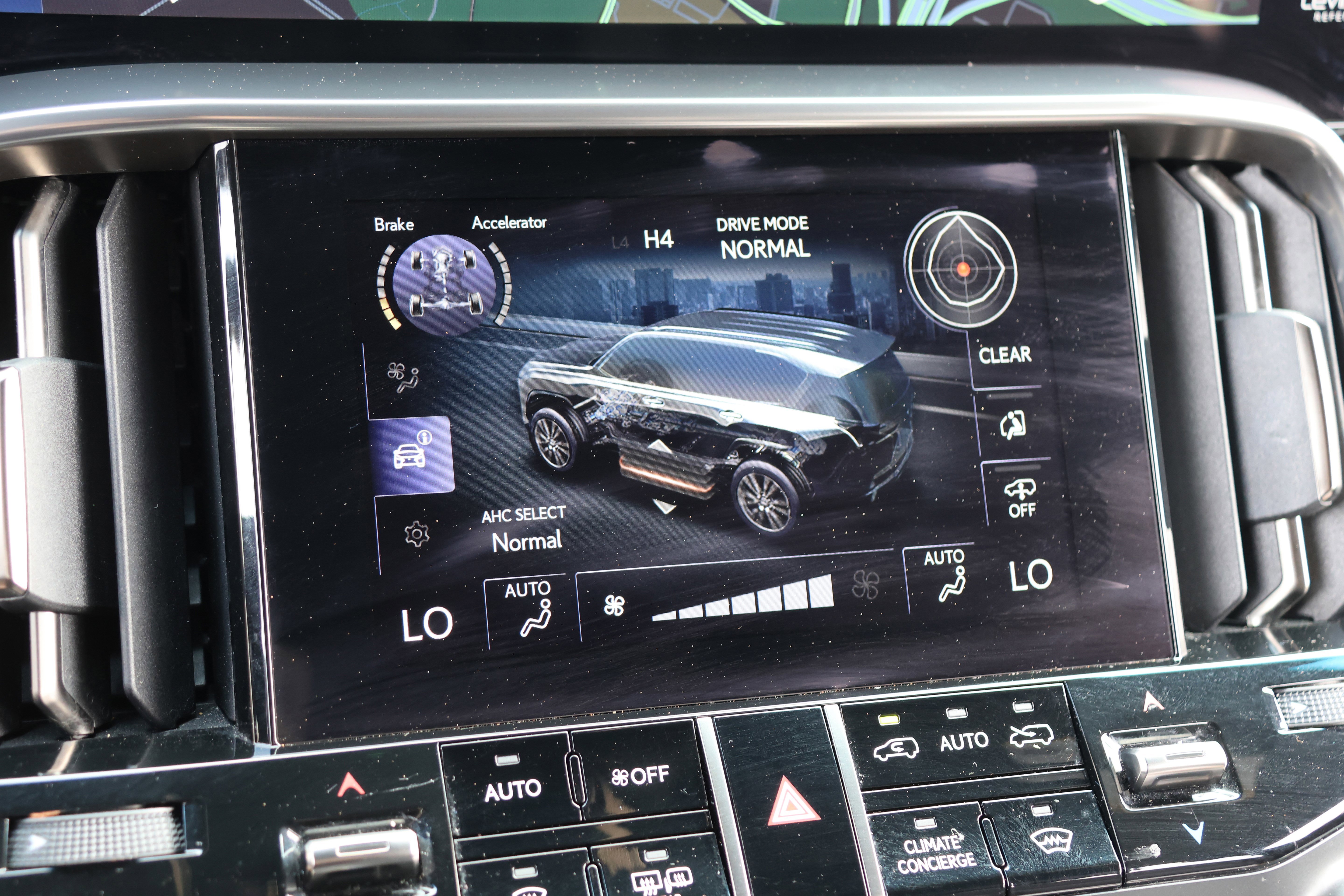 Used 2023 Lexus LX 600 F Sport image 27