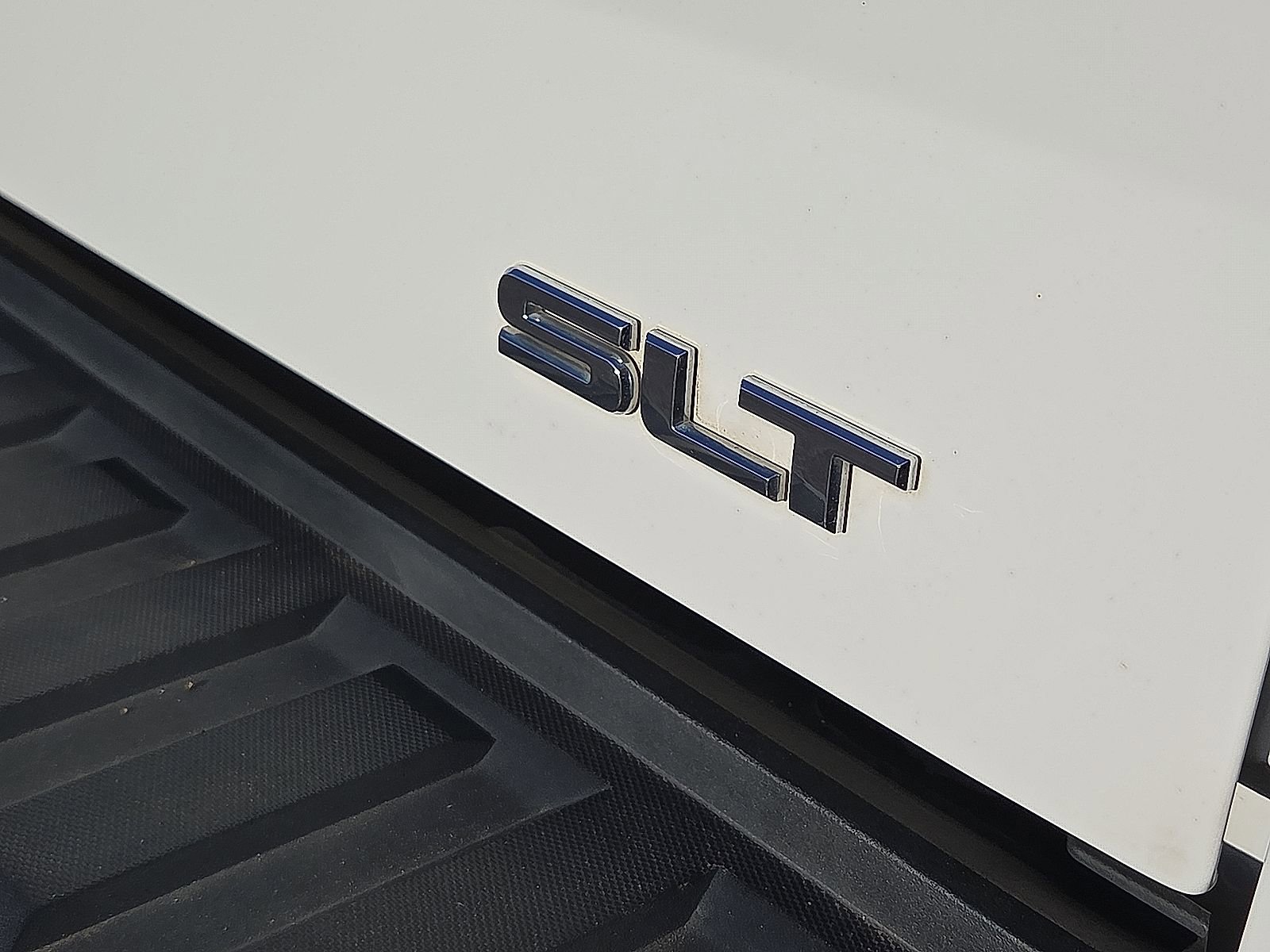 Used 2018 GMC Sierra 1500 SLT w/ SLT Premium Package image 8