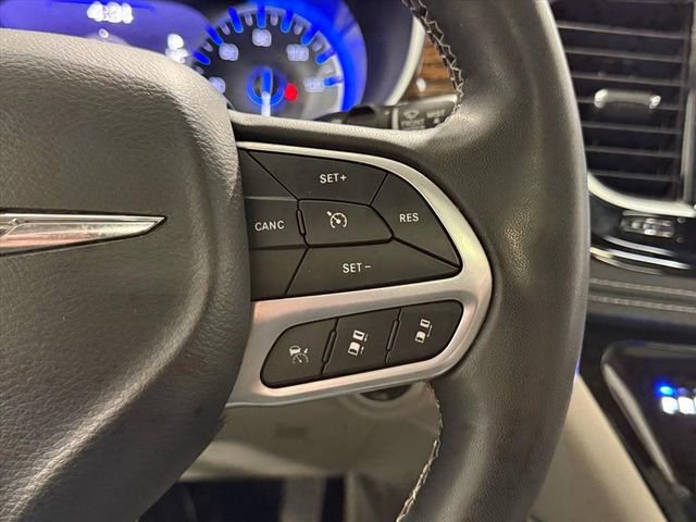Used 2022 Chrysler Pacifica Limited image 27