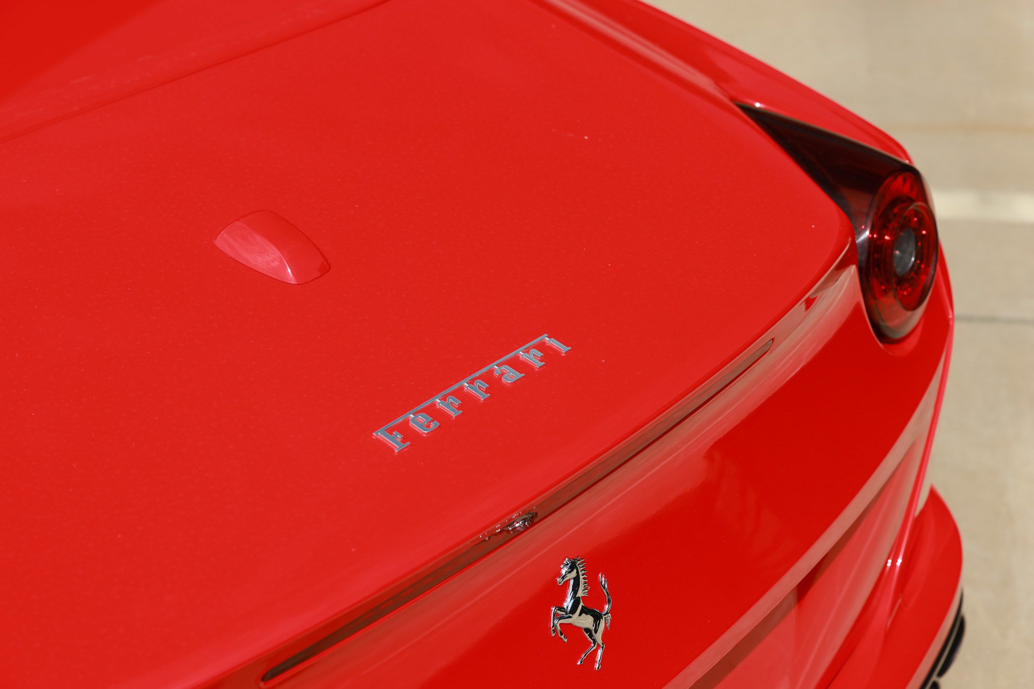 Used 2015 Ferrari California T RWD image 55