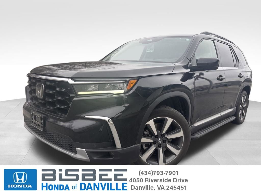 Used 2024 Honda Pilot Touring image 1