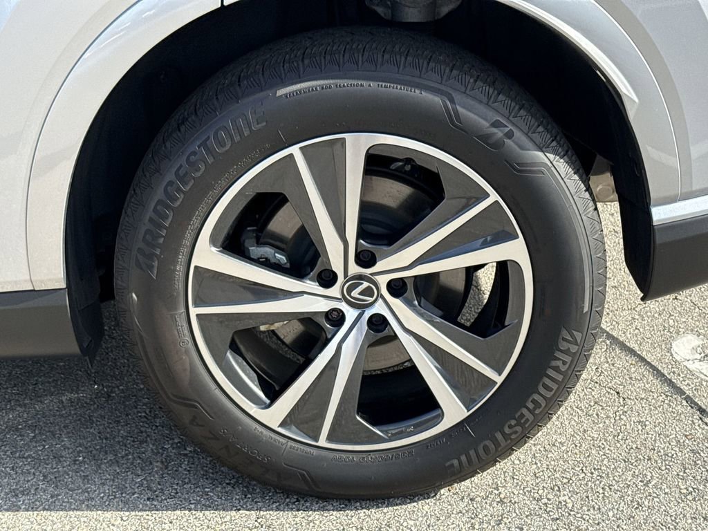 Used 2025 Lexus RX 350 Premium w/ Accessory Package (Z1) image 31