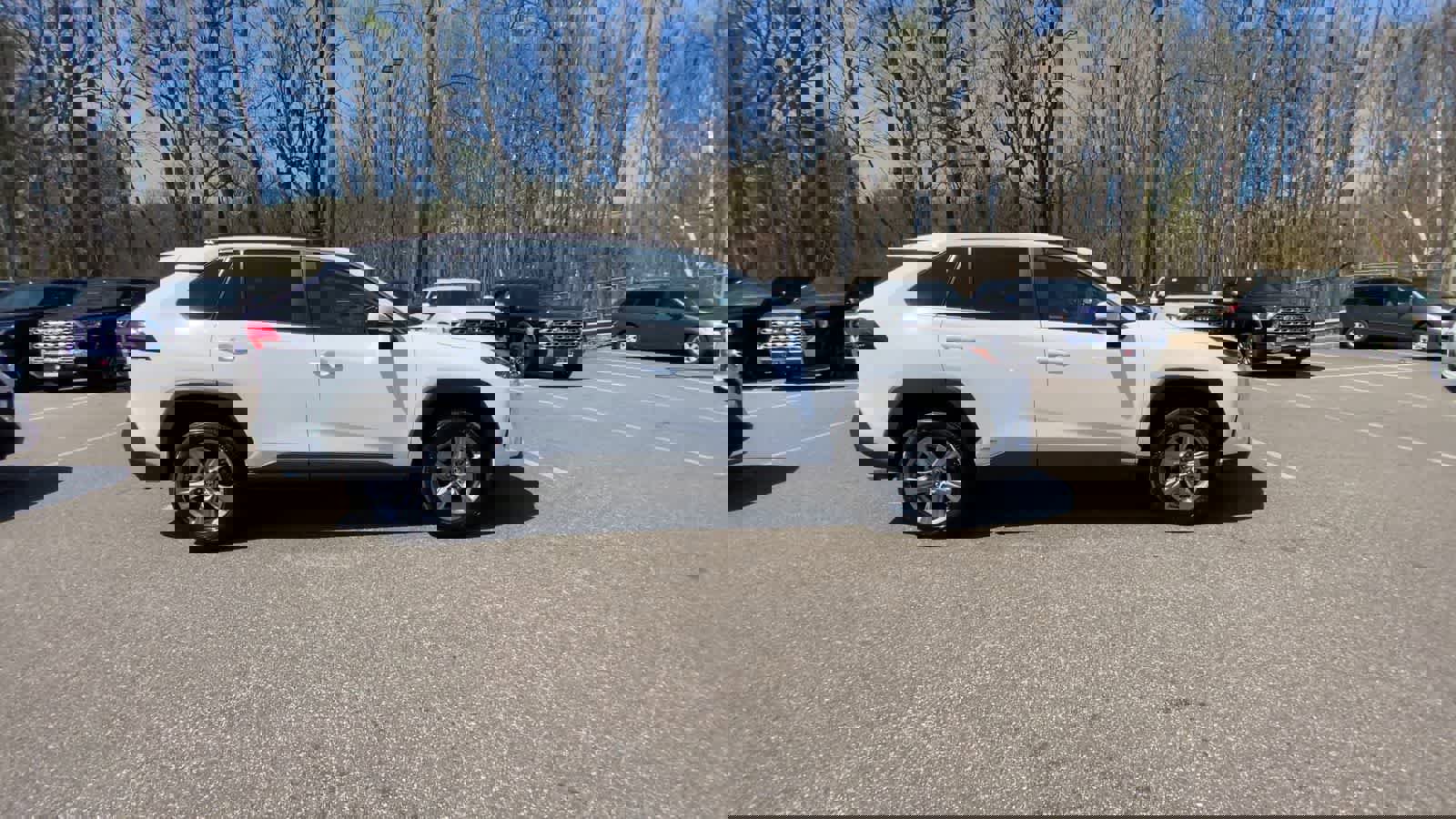 Used 2025 Toyota RAV4 XLE image 12