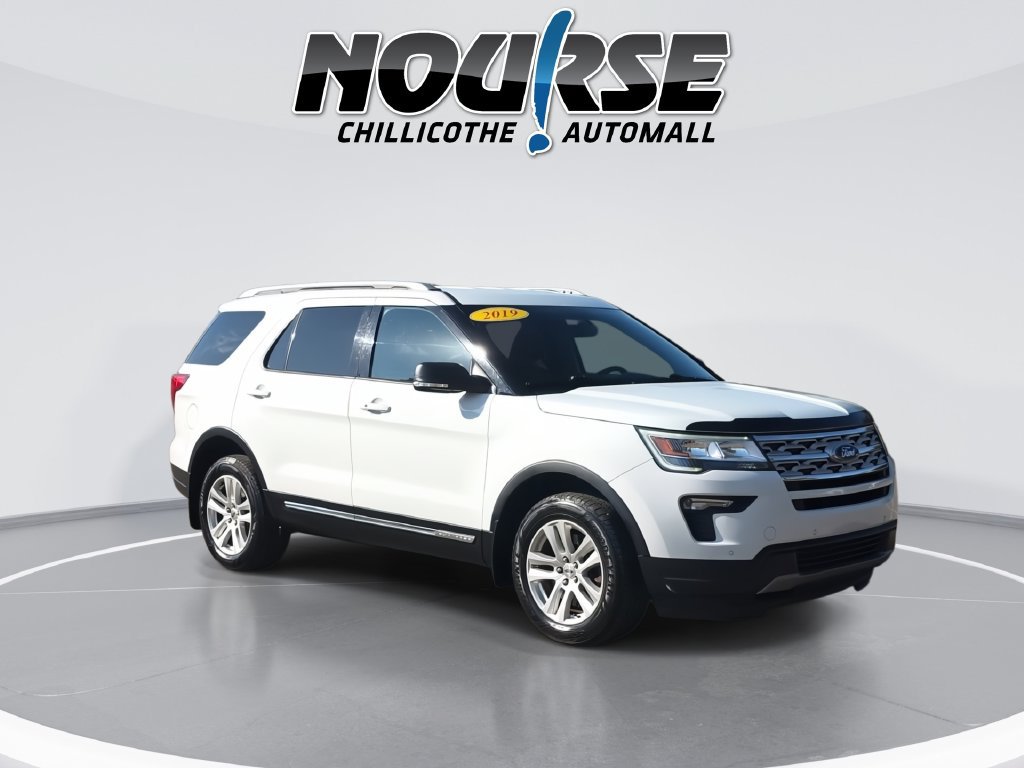 Used 2019 Ford Explorer XLT AWD/4WD image 2