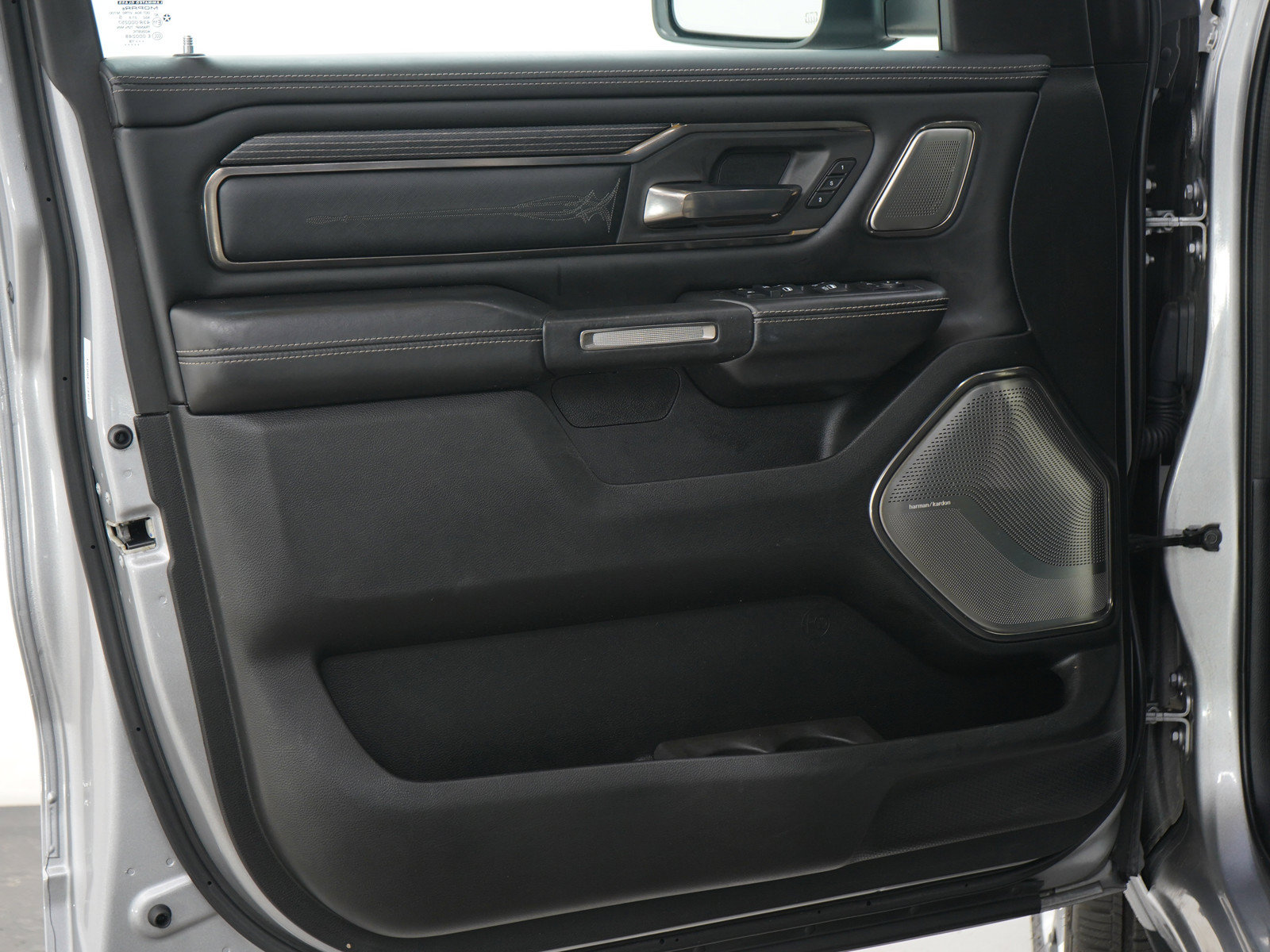 Used 2019 RAM 1500 Limited AWD/4WD image 21