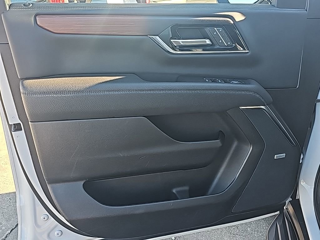 Certified 2025 GMC Yukon Denali image 11