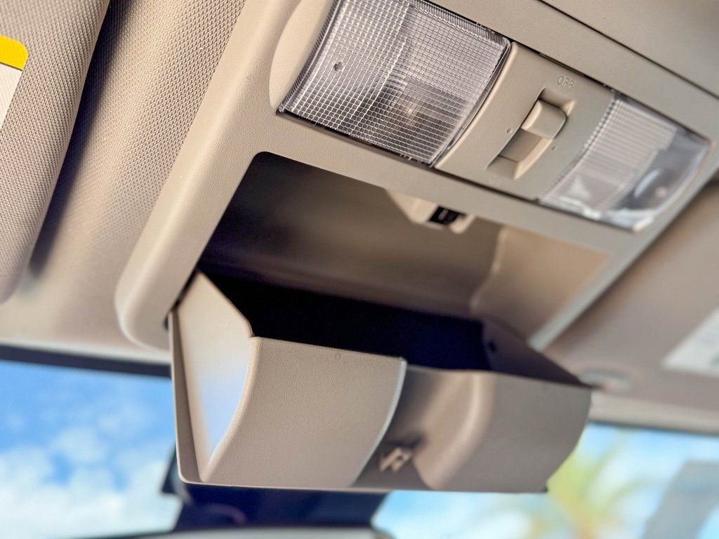 Used 2024 Nissan Frontier SV w/ SV Convenience Package image 38