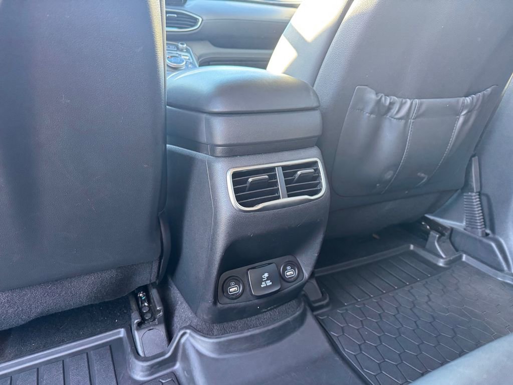 Used 2023 Hyundai Santa Fe Limited image 27