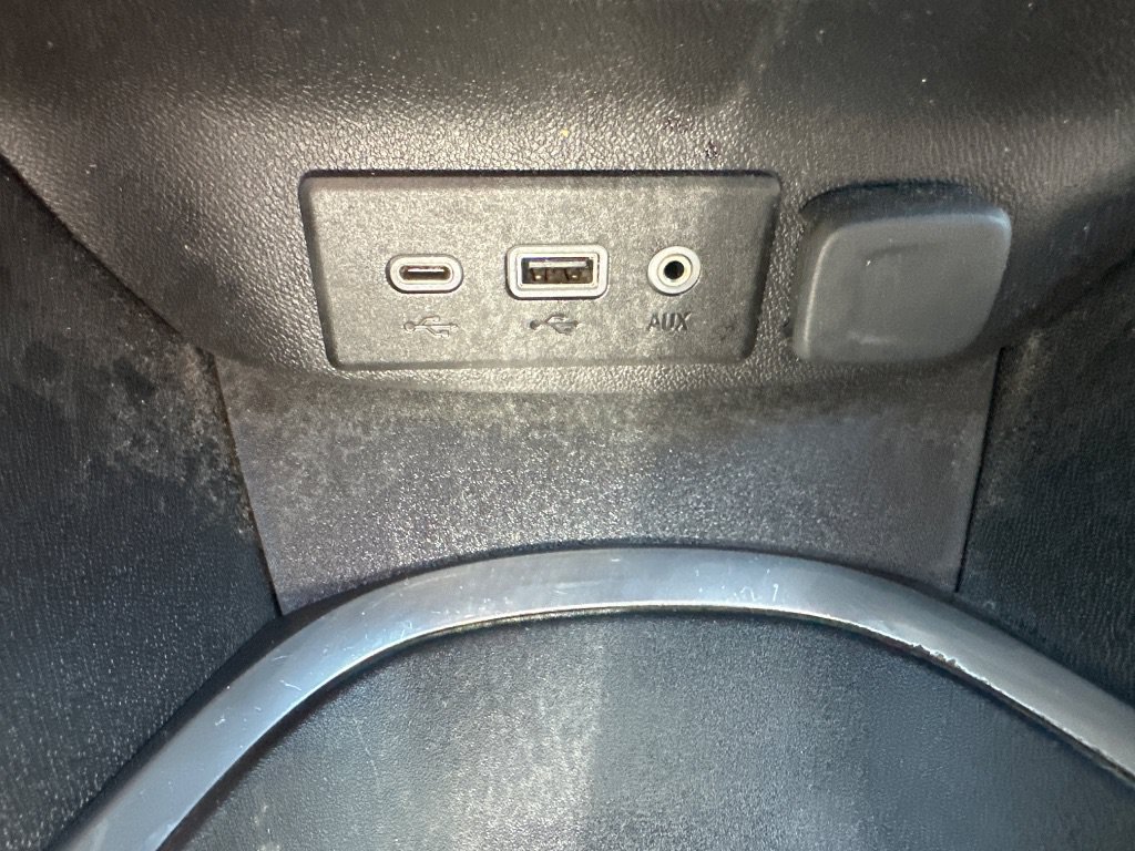 Used 2022 Chevrolet Malibu LT FWD image 34
