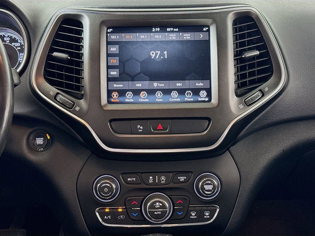 Used 2019 Jeep Cherokee Trailhawk w/ Comfort/Convenience Group AWD/4WD image 14