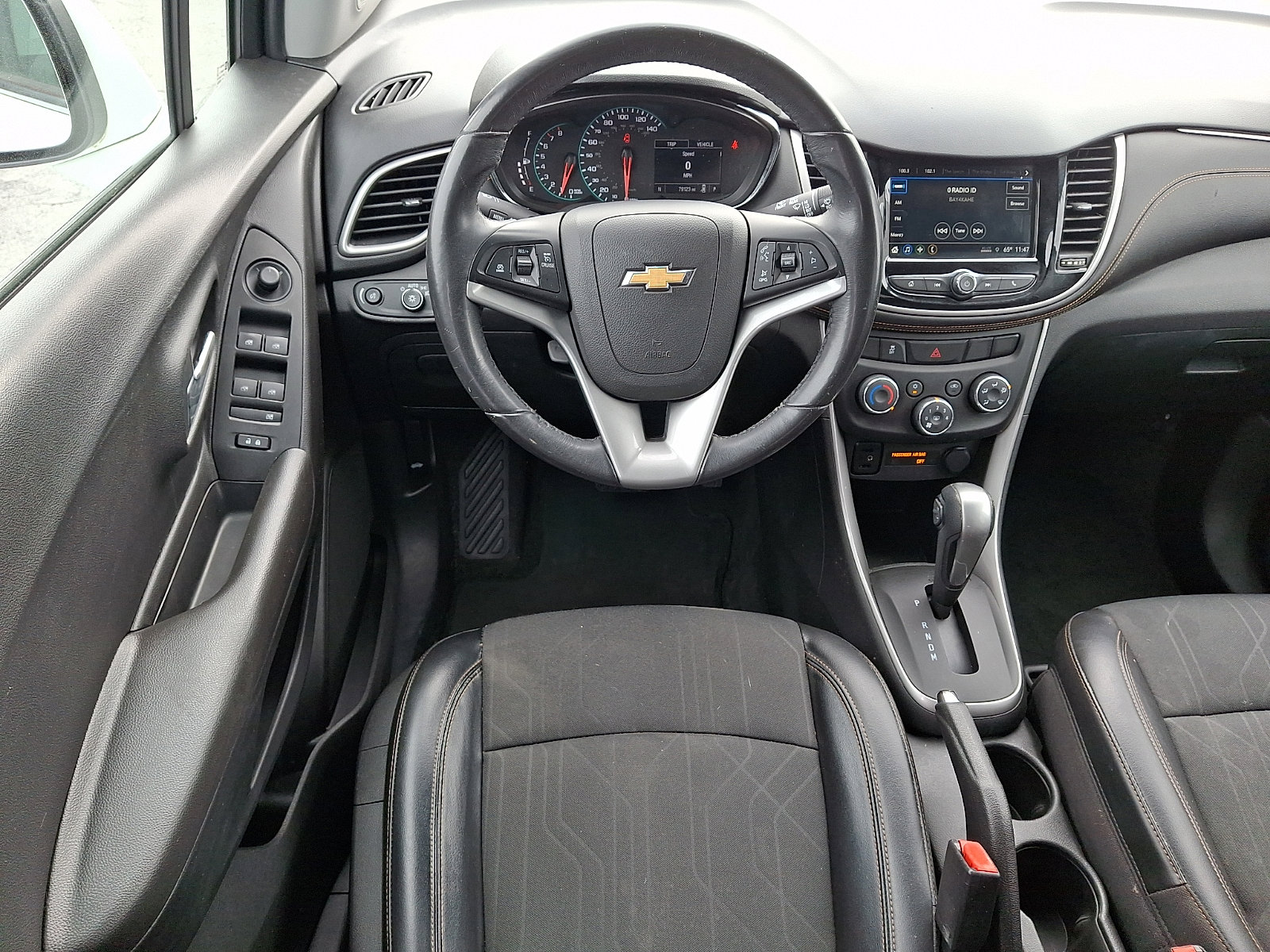 Used 2018 Chevrolet Trax LT w/ LT Convenience Package image 11
