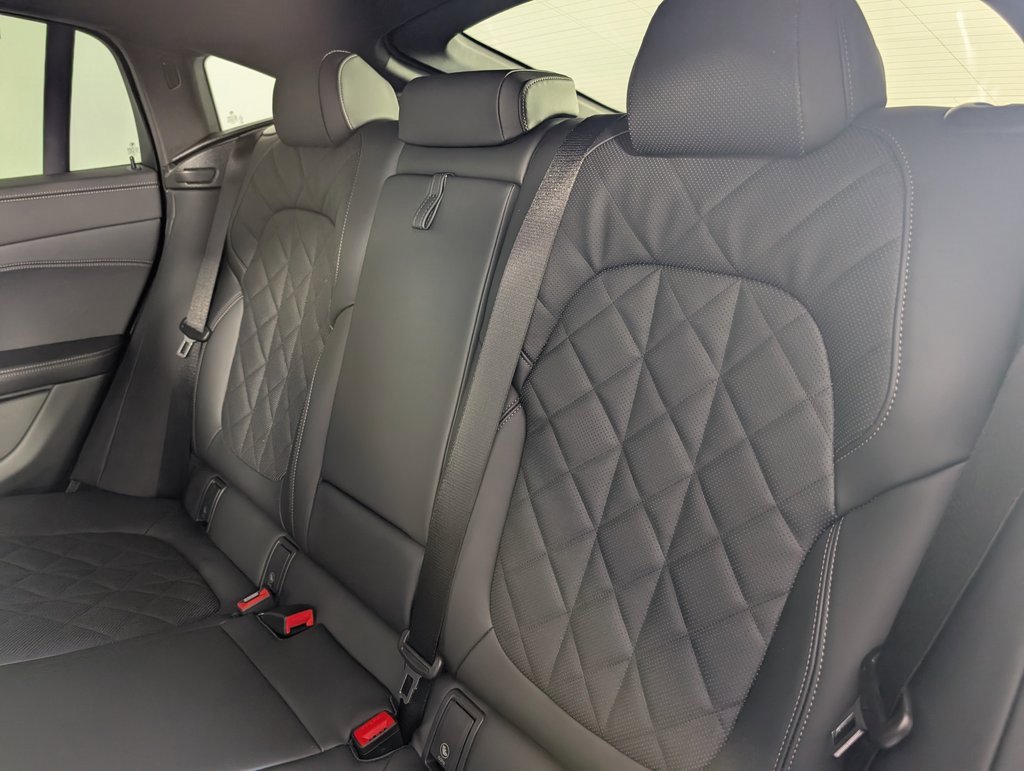 New 2026 BMW X6 xDrive40i w/ Climate Comfort Package image 15