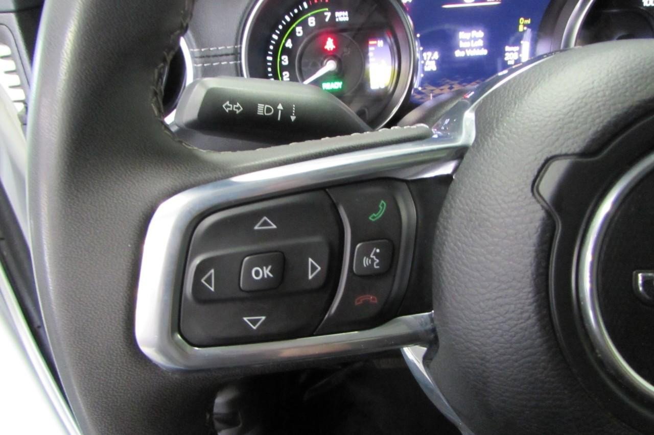 Used 2023 Jeep Wrangler Unlimited Sahara image 18